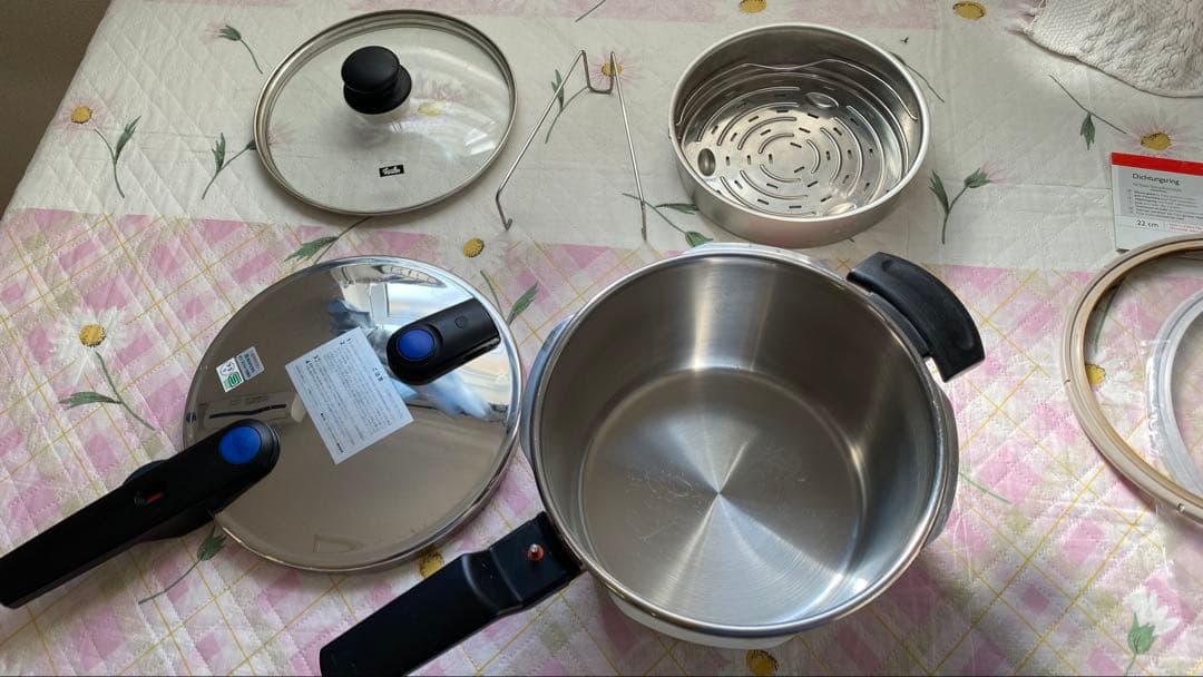 フィスラー圧力鍋　4.5リットル レシピ本と替えパッキン付き