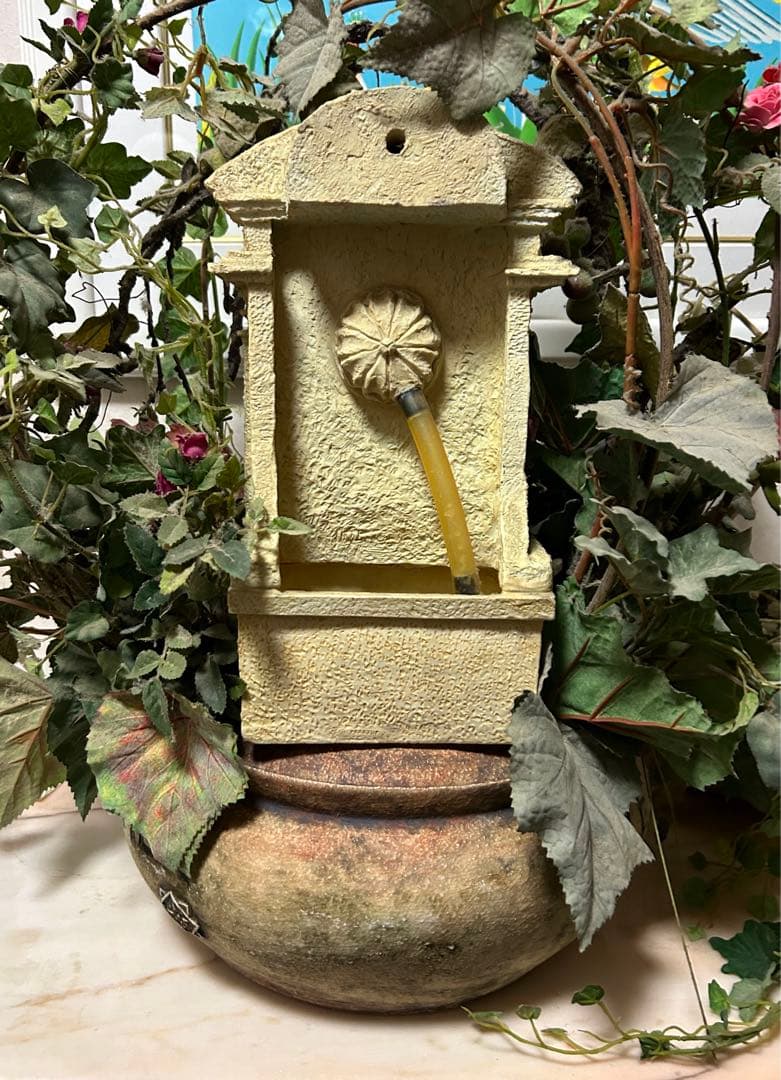 ライオン　天使　水の流れる置物