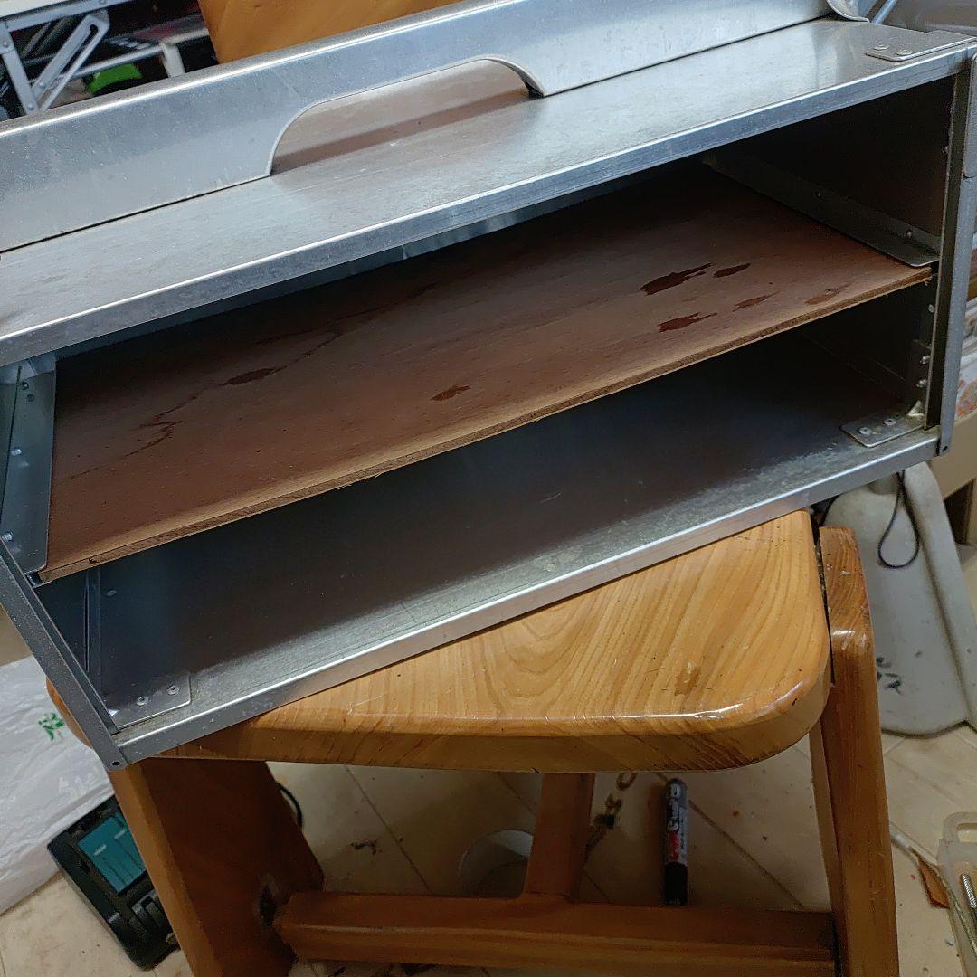 出前の岡持ち　オカモチ　飲食店　デリバリー　出前配達