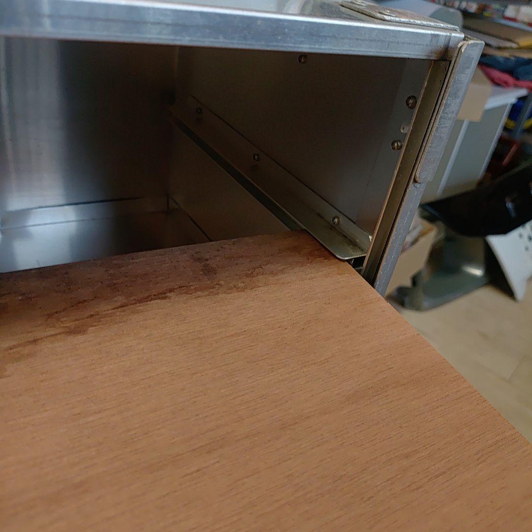 出前の岡持ち　オカモチ　飲食店　デリバリー　出前配達