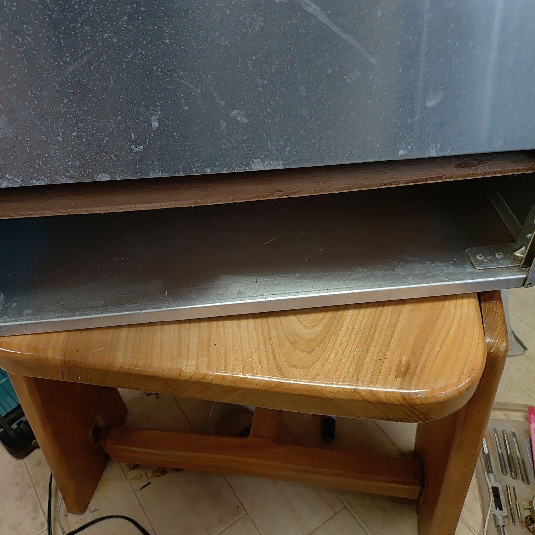 出前の岡持ち　オカモチ　飲食店　デリバリー　出前配達