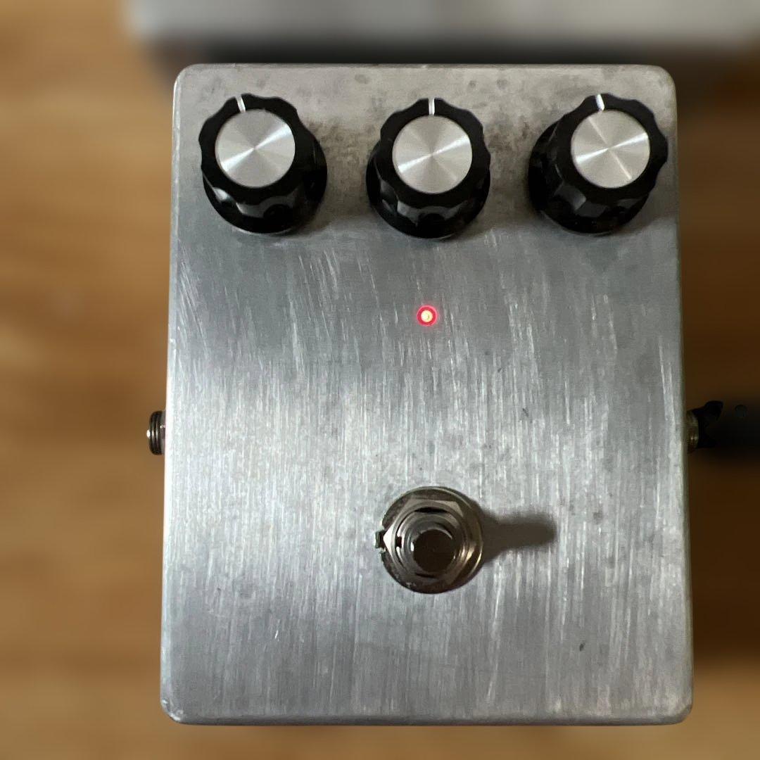 ディストーションペダル メタルボディ中古品です2個セット。