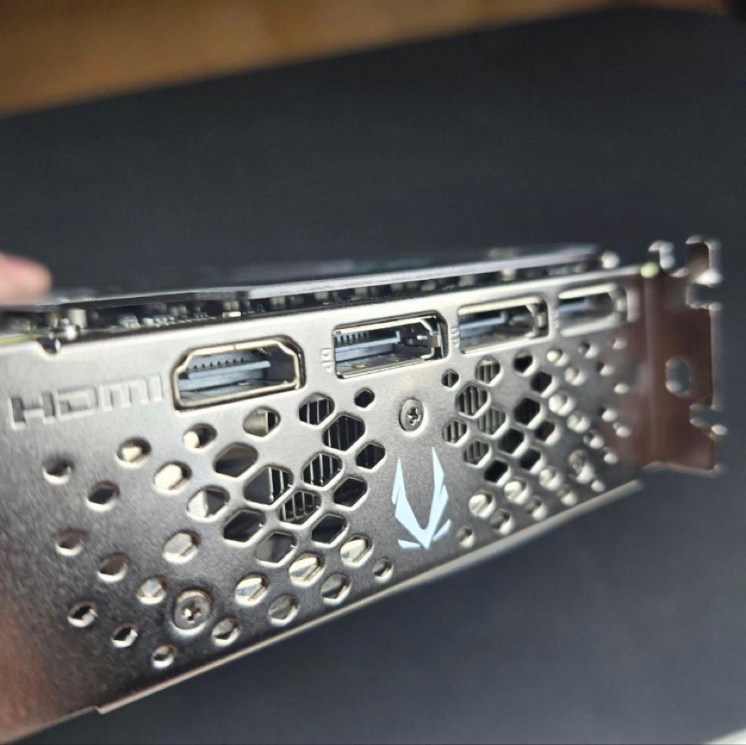 グラフィックボード・グラボ・ビデオカード ZOTAC RTX4070 Twin Edg