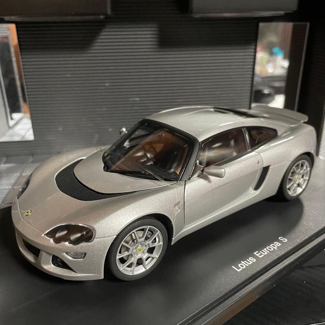未展示品 オートアート 1/18 ロータス ヨーロッパ S シルバー