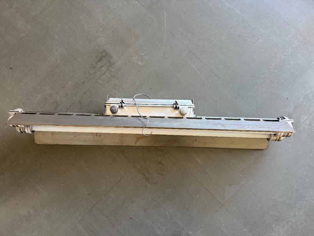 値下げしました！チューブランプ　インダストリアル　照明　ヴィンテージアンティーク