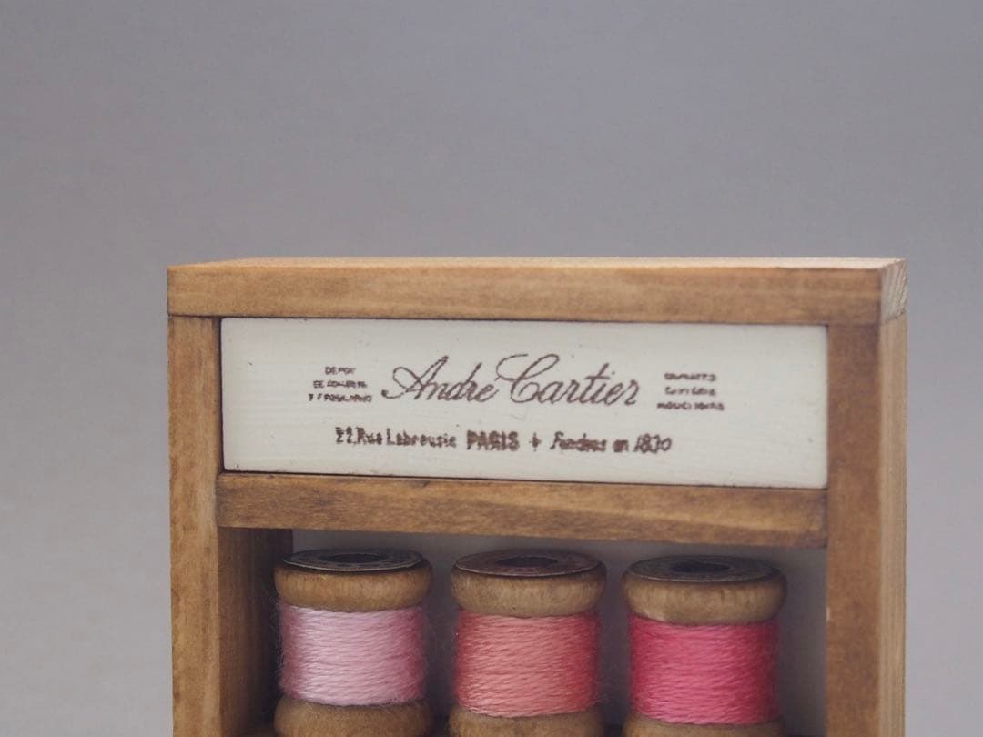 ミニチュア ドールハウス　糸巻き棚