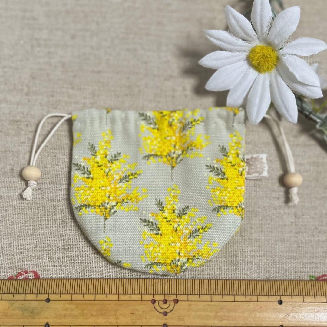 2311-32 手のひら巾着サシェ 香り袋 ミモザ ライトグレー ラベンダー