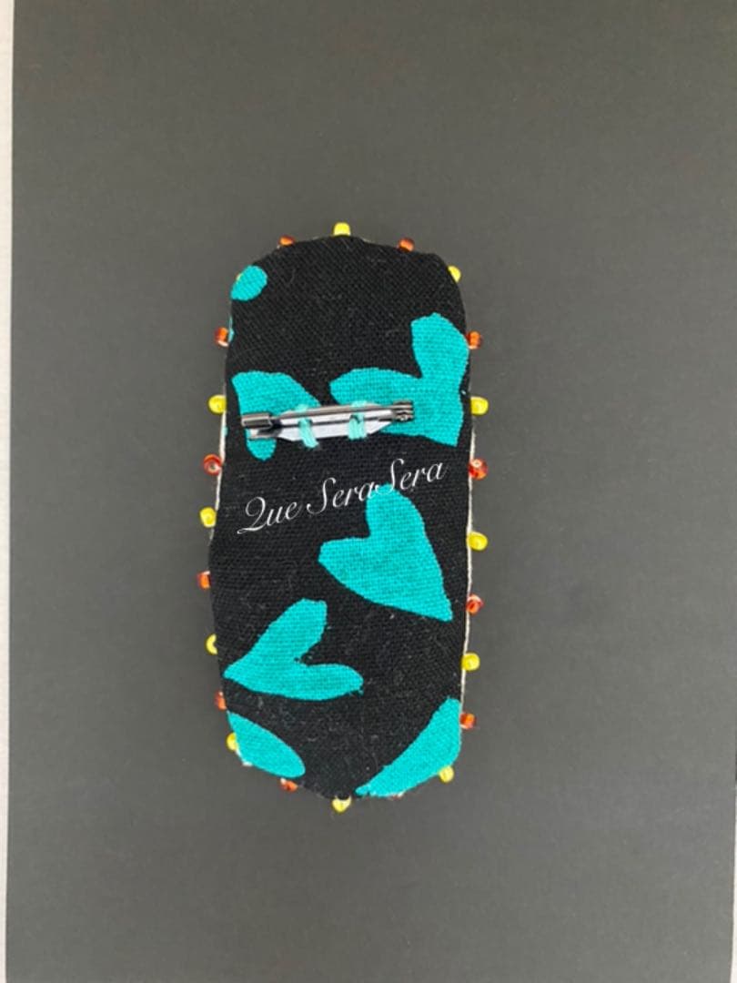 刺繍　ブローチ　ビーズ　猫　浴衣　ハンドメイド