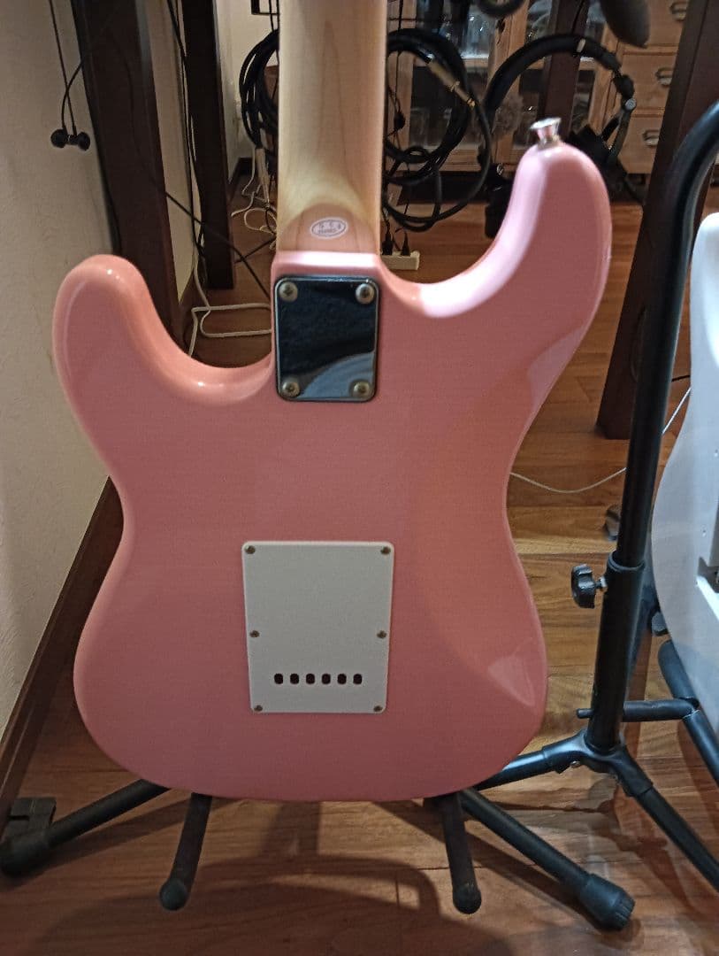 海*月様 ピンク ストラトキャスタータイプ エレキギター
