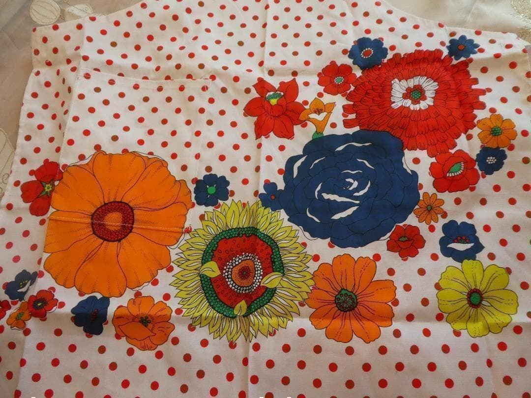 メルカリ便♡花柄＆水玉（ドット）　エプロン♡昭和レトロ♡デニプロン♡日本製