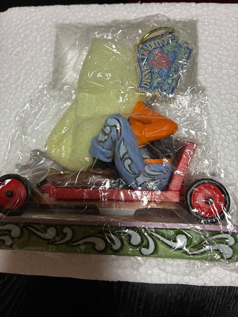 ディズニー　トラディション　グーフィー フィギュア