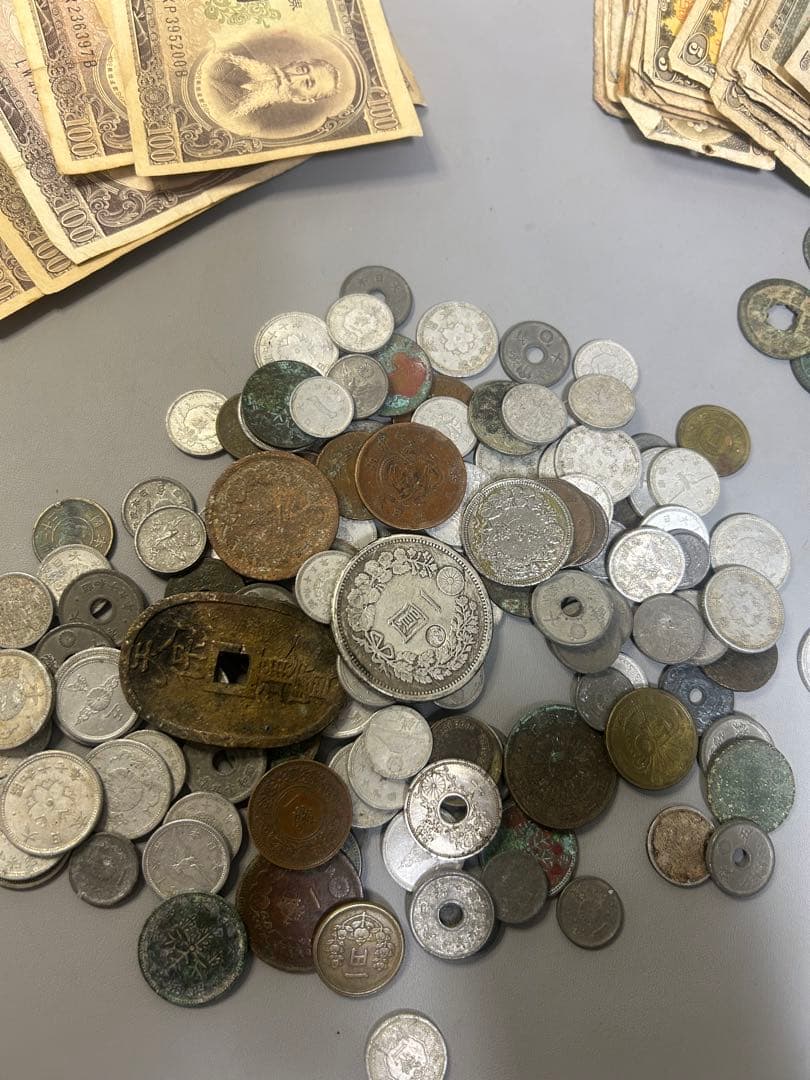 旧家蔵出し古銭セット　 古銭 穴銭 旧紙幣 骨董品　貨幣 天保通宝色々