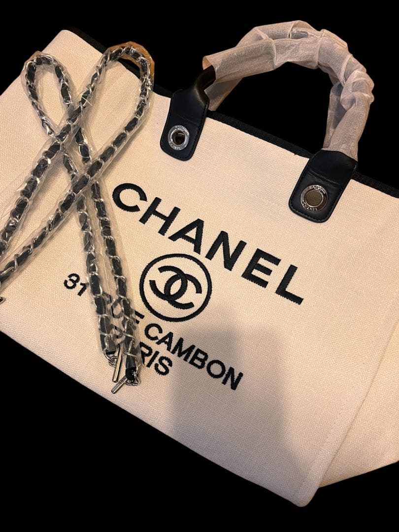 CHANEL ノベルティホワイトキャンバス　トートバッグ