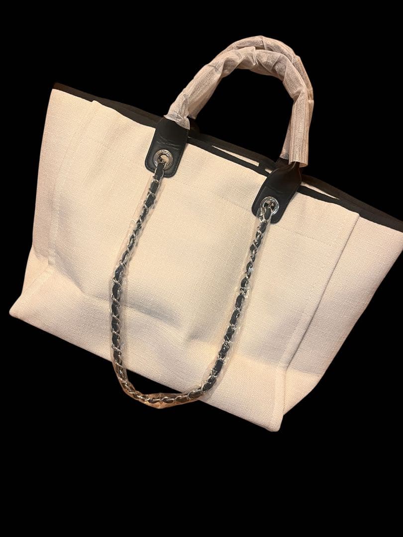 CHANEL ノベルティホワイトキャンバス　トートバッグ