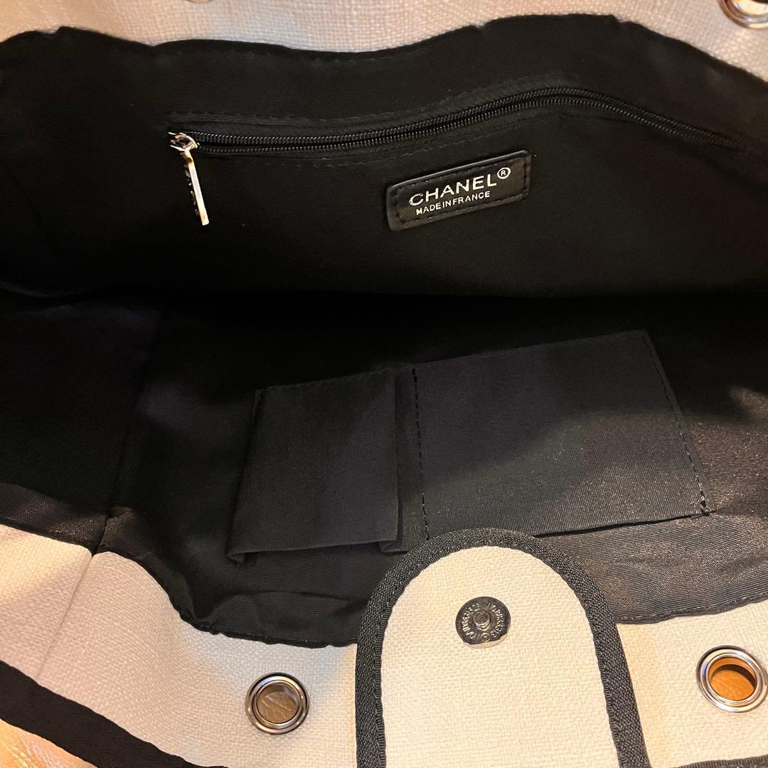 CHANEL ノベルティホワイトキャンバス　トートバッグ