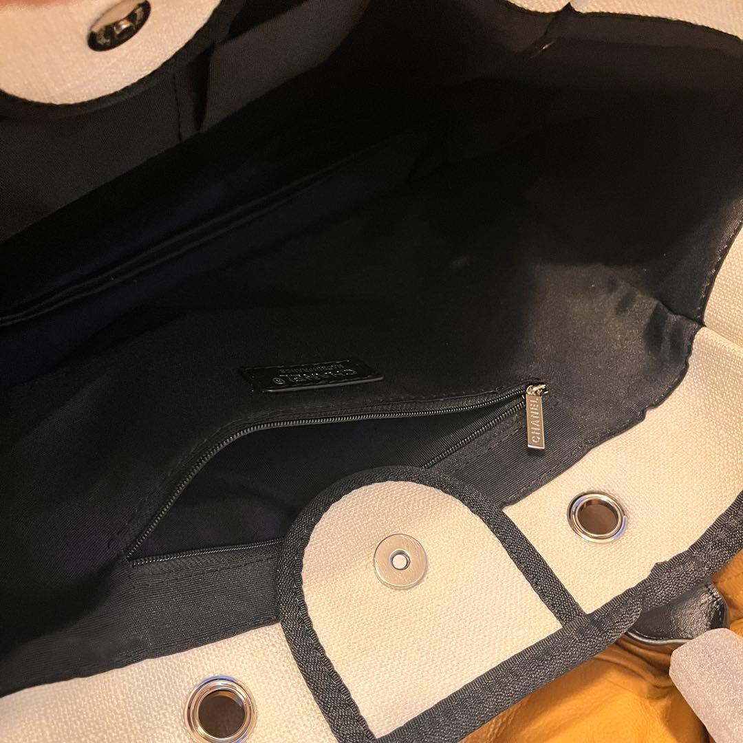CHANEL ノベルティホワイトキャンバス　トートバッグ