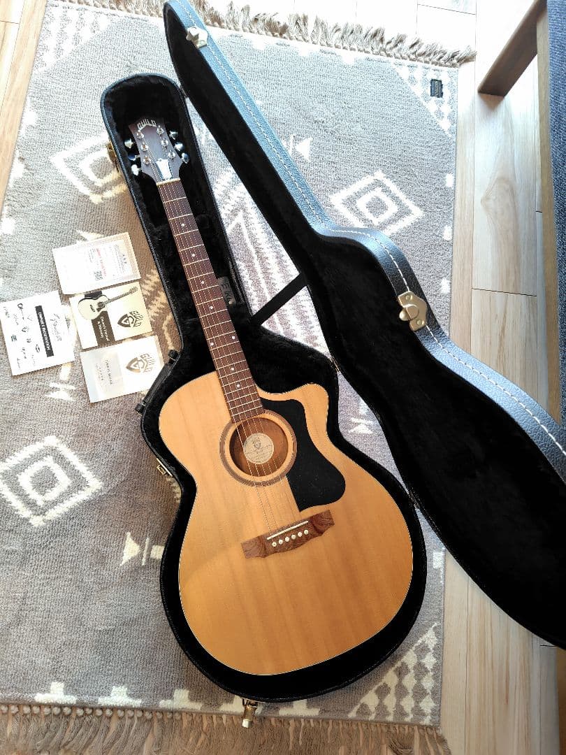 けいちょ　Guildアコースティックギター　AO-3CE