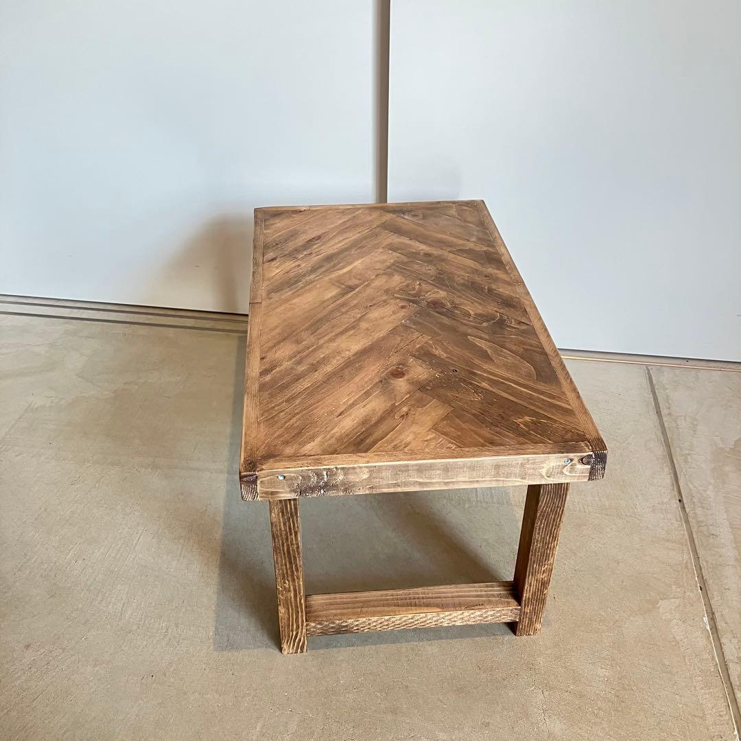 ヘリンボーン柄のカフェテーブル　 【ハンドメイド家具】