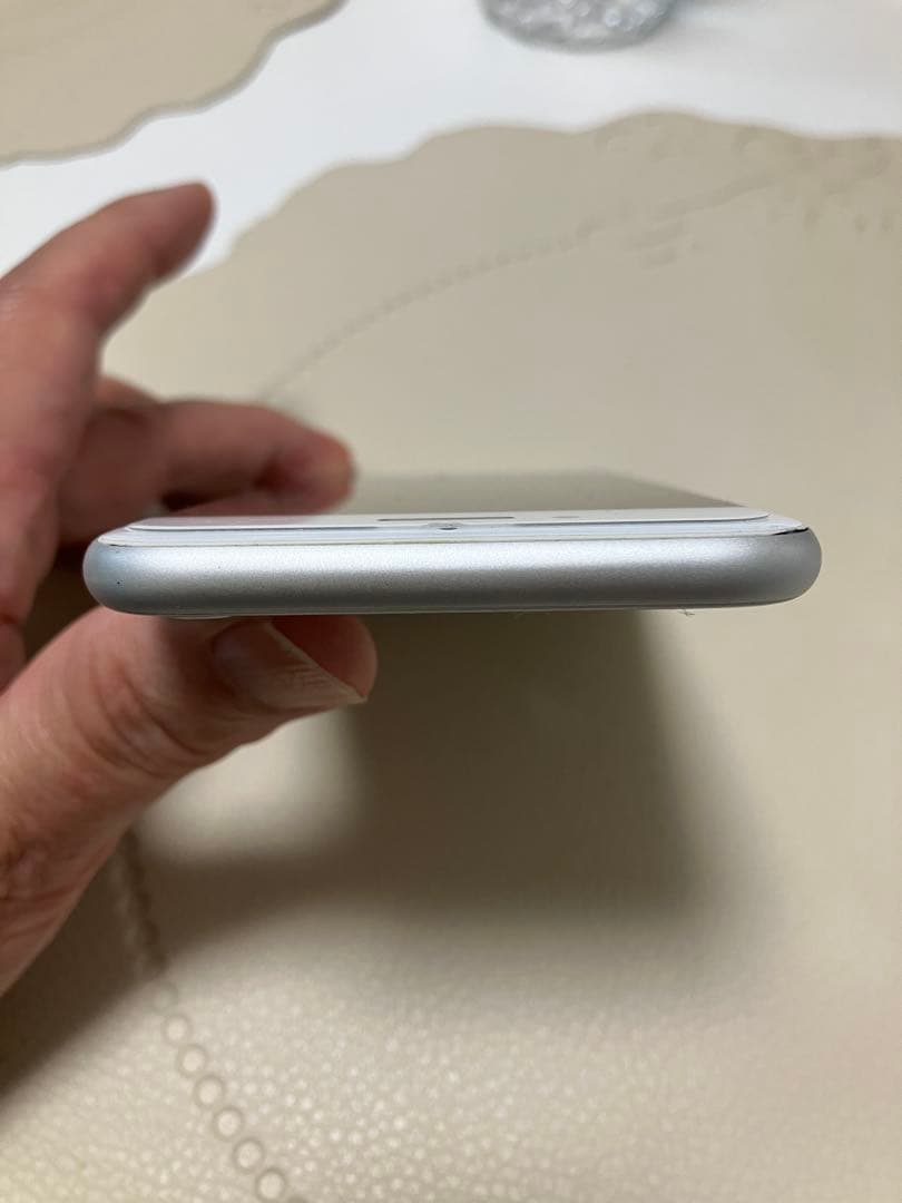 ★超美品★iPhone8★バッテリー100%シルバー ☆SIMフリー☆箱&備品付