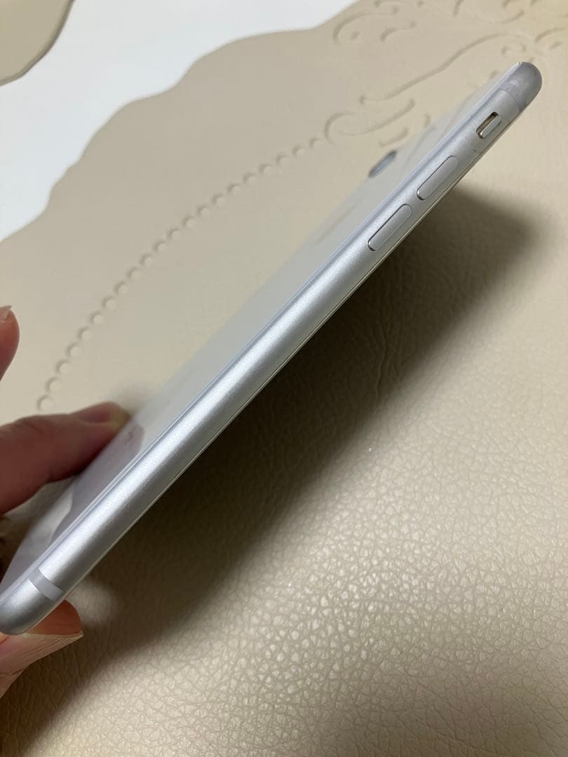 ★超美品★iPhone8★バッテリー100%シルバー ☆SIMフリー☆箱&備品付