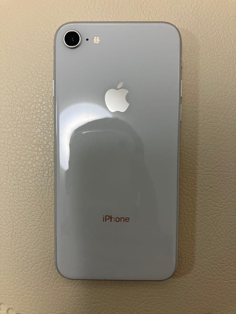★超美品★iPhone8★バッテリー100%シルバー ☆SIMフリー☆箱&備品付