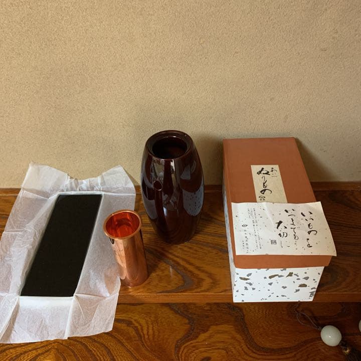 会津塗り　胴張型花瓶　(うるし塗り) 会津白木屋