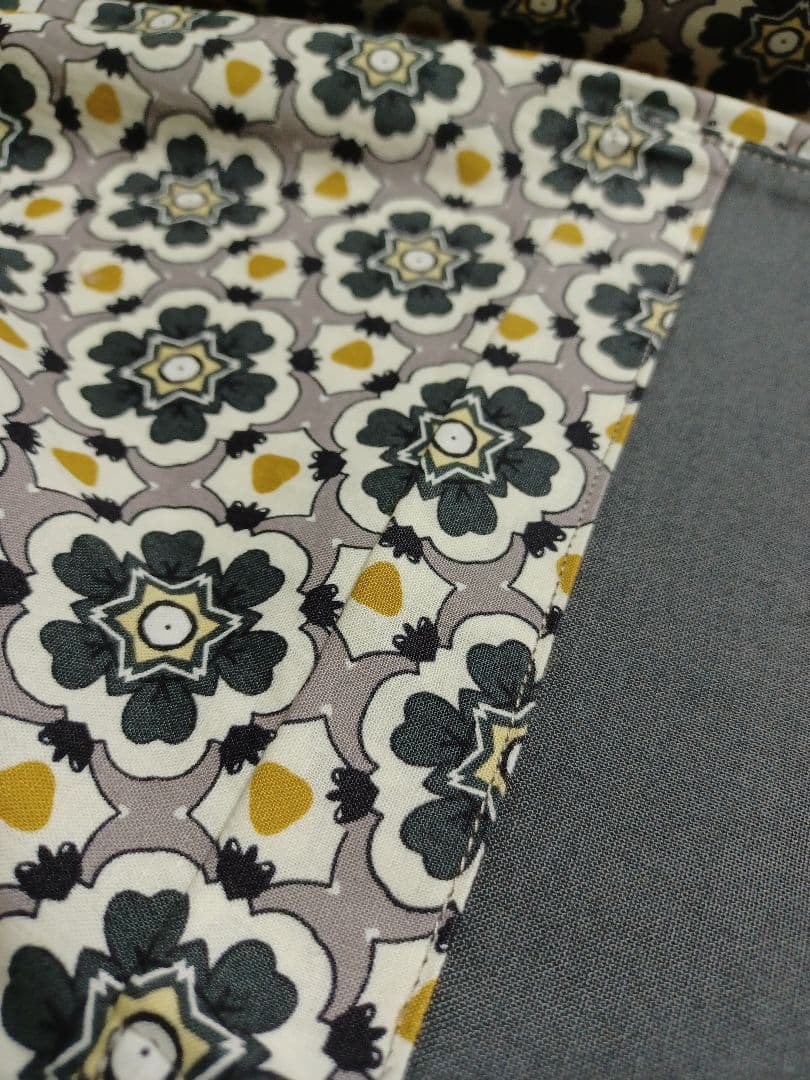 【５L~６L＊脇下たっぷりギャザー】HMエプロン　花柄カーキグレー系