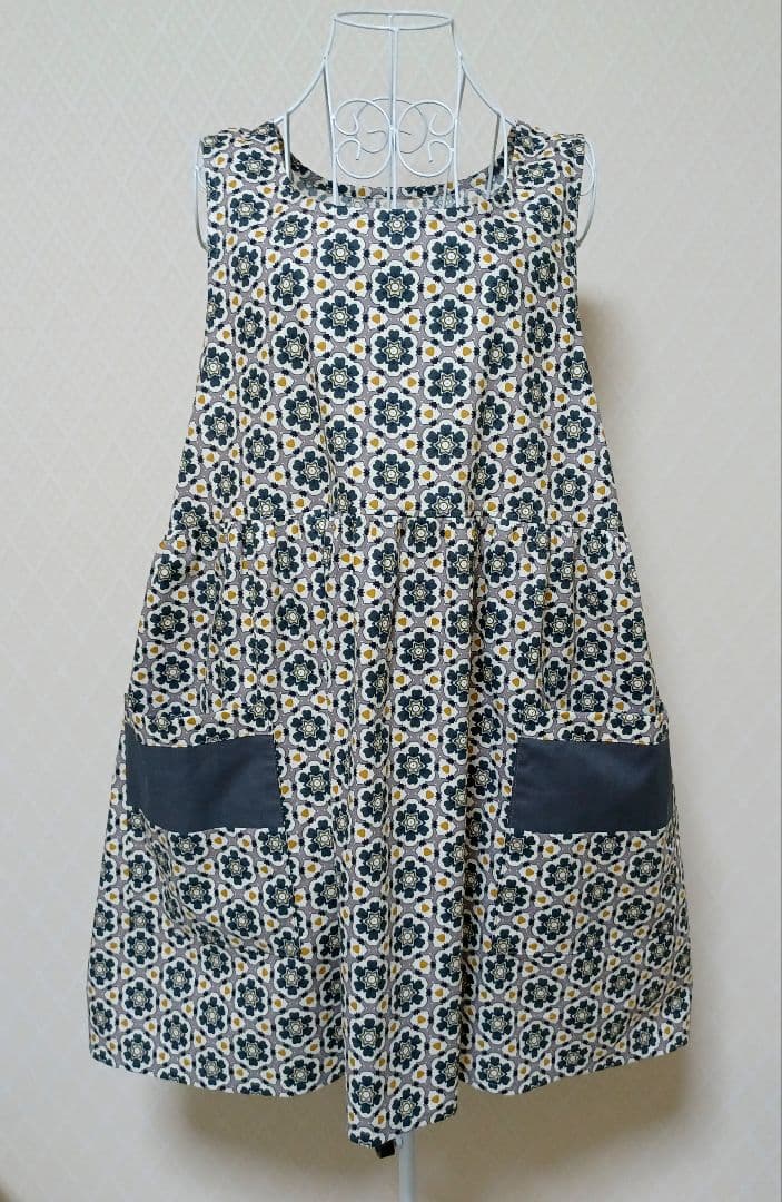 【５L~６L＊脇下たっぷりギャザー】HMエプロン　花柄カーキグレー系