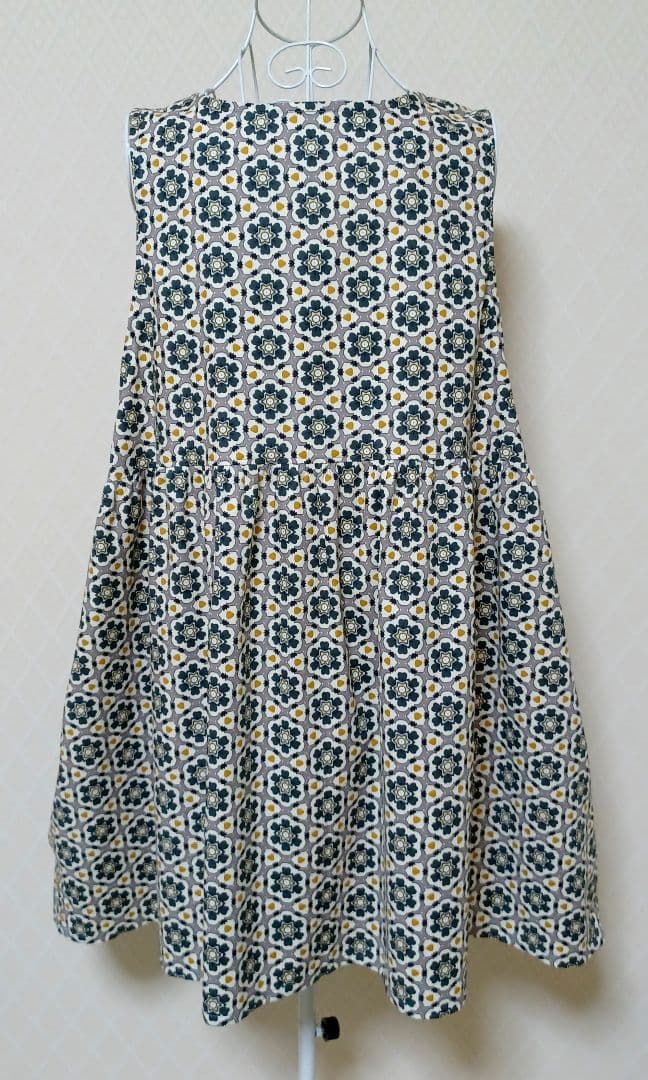 【５L~６L＊脇下たっぷりギャザー】HMエプロン　花柄カーキグレー系