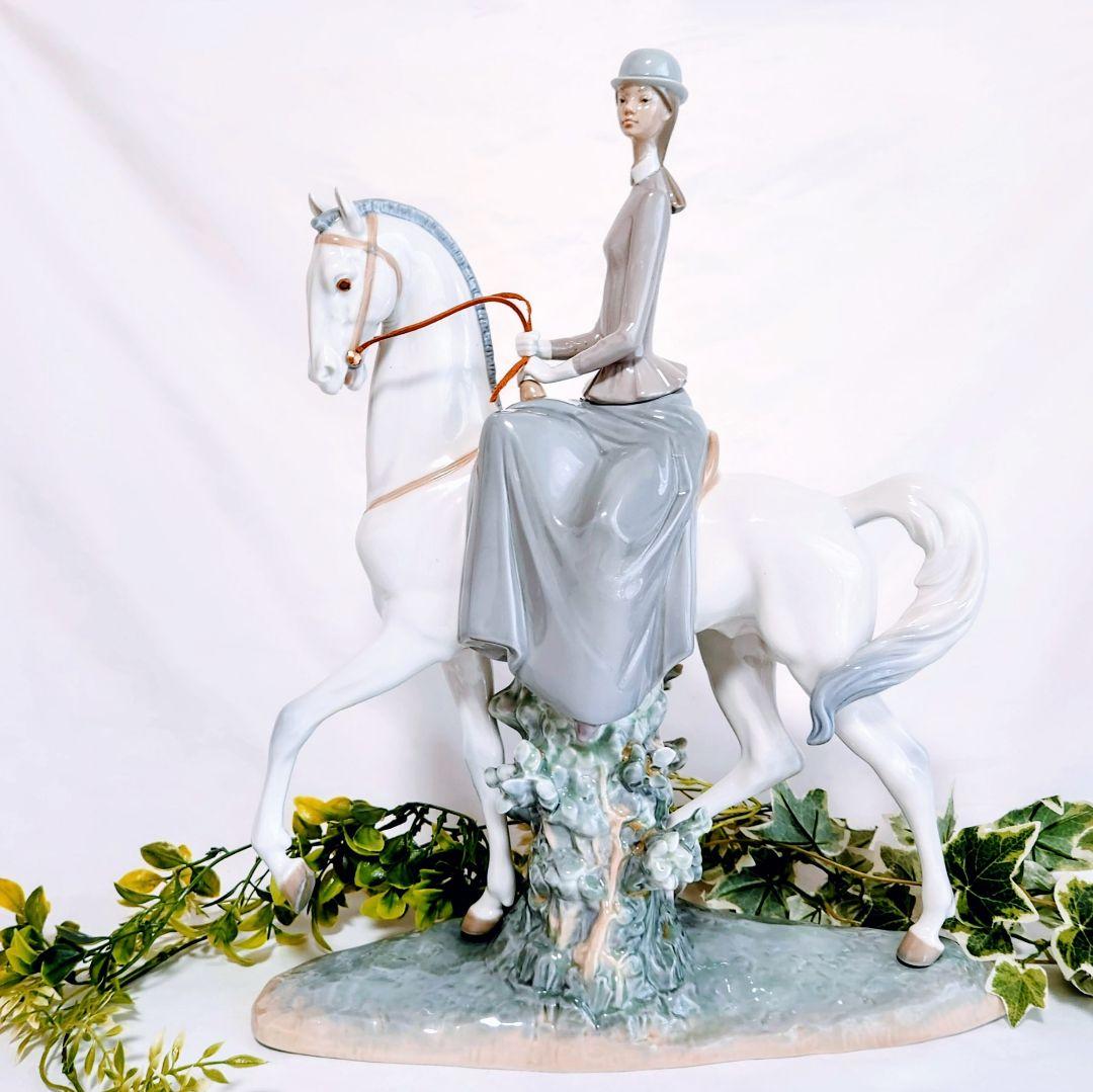 リヤドロ【美品】大型フィギュリン《白い馬の少女》No.4516