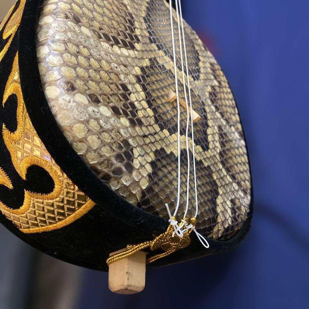 三線本体 ヘビ革風