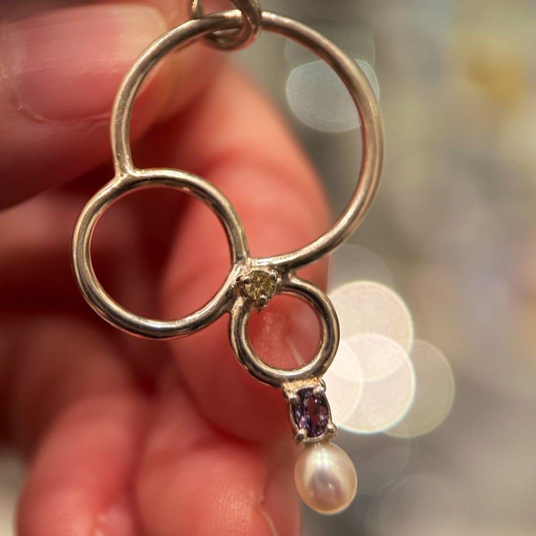 ベキリーブルーガーネットと蛍光メレダイヤとパールの大ぶりデザインピアス（片耳）