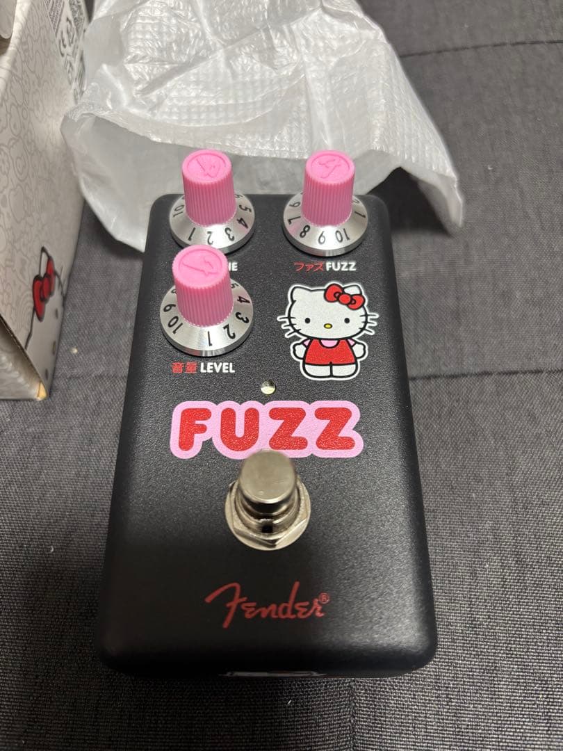 新品 Fender Fuzz エフェクター ハローキティデザイン