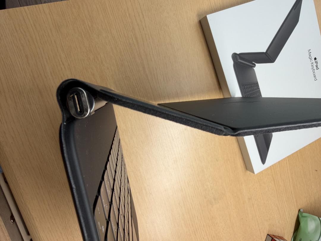 美品純正　11インチ iPad Magic Keyboard MXQT2J/A