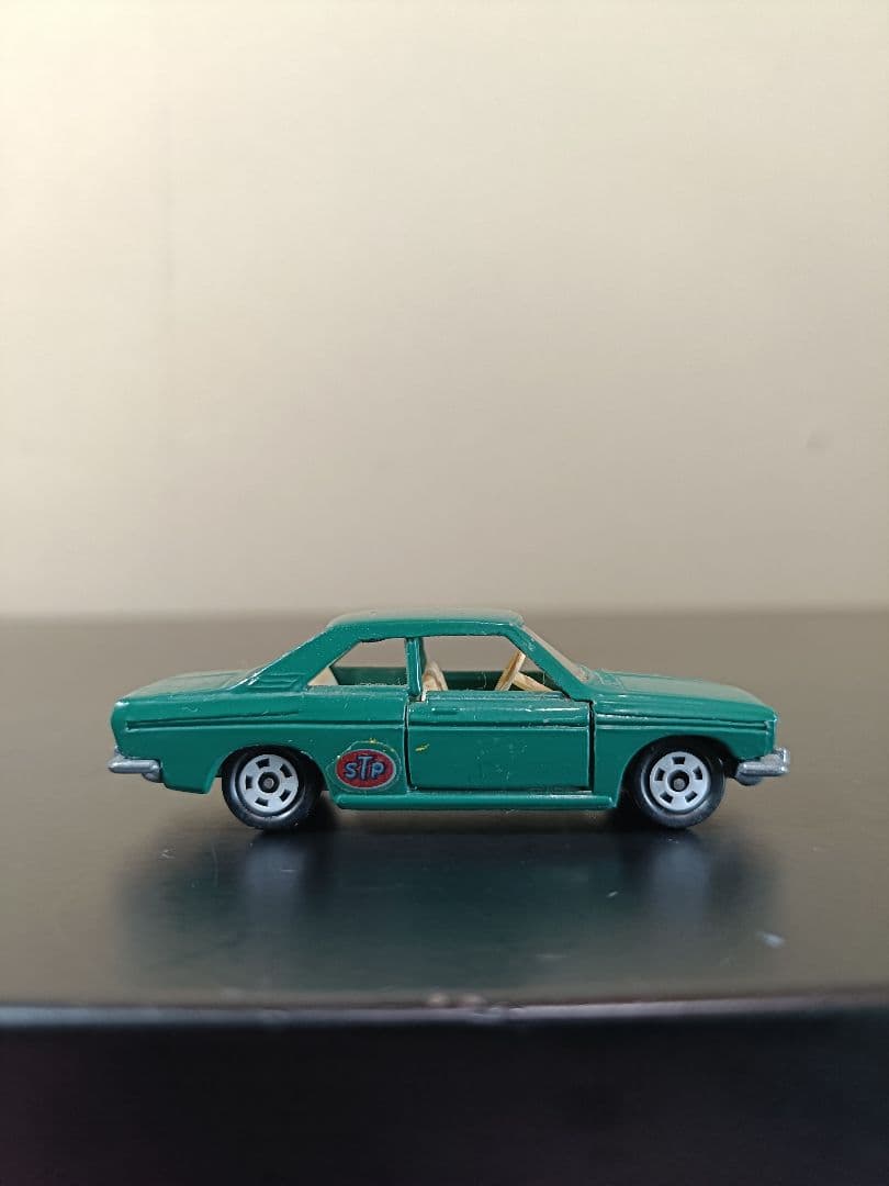 希少　トミカ　ブルーバードSSSクーペ　NO.1 緑　黒箱　絶版　廃盤