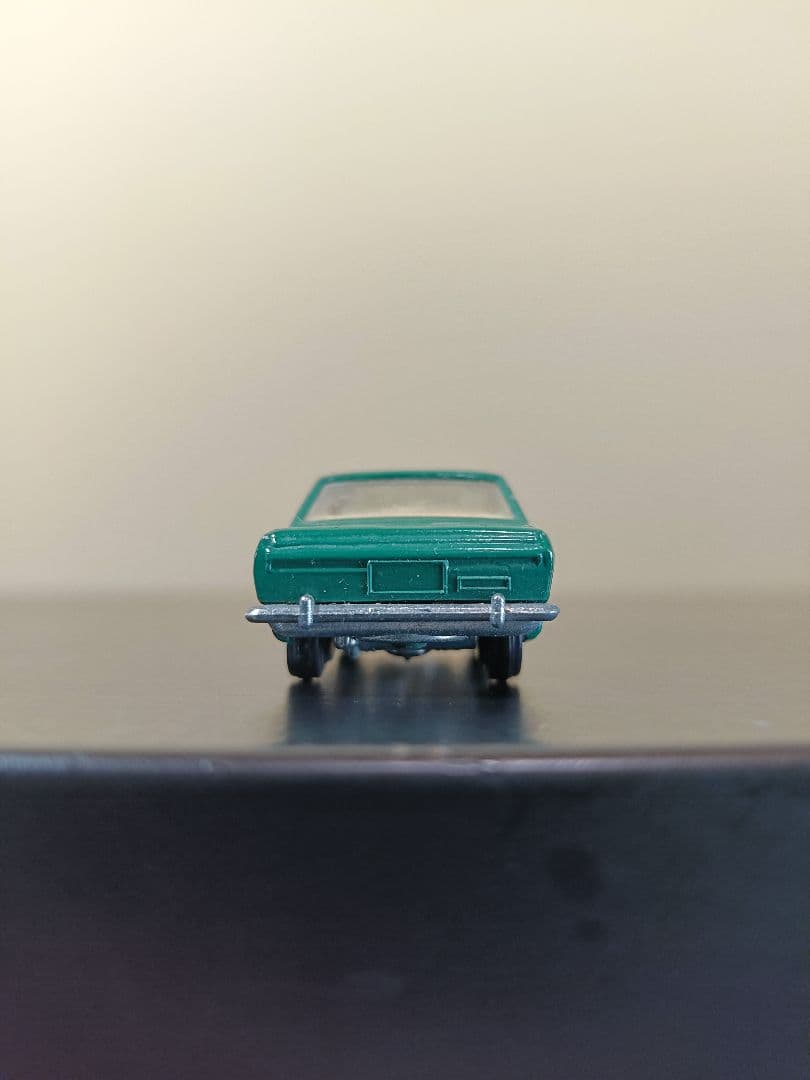 希少　トミカ　ブルーバードSSSクーペ　NO.1 緑　黒箱　絶版　廃盤