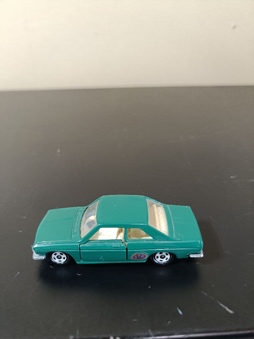 希少　トミカ　ブルーバードSSSクーペ　NO.1 緑　黒箱　絶版　廃盤