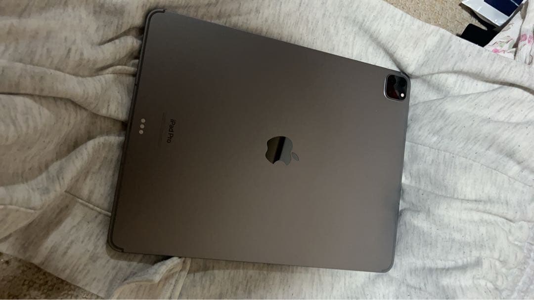 Apple iPad Pro (12.9インチ, 第6世代)スペースグレー 本体