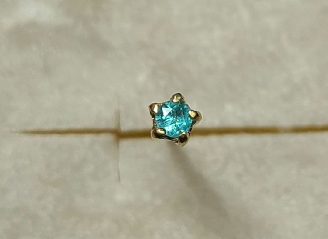 ネオン煌めくお星さま★ブラジルバターリャパライバトルマリンピアス18金★