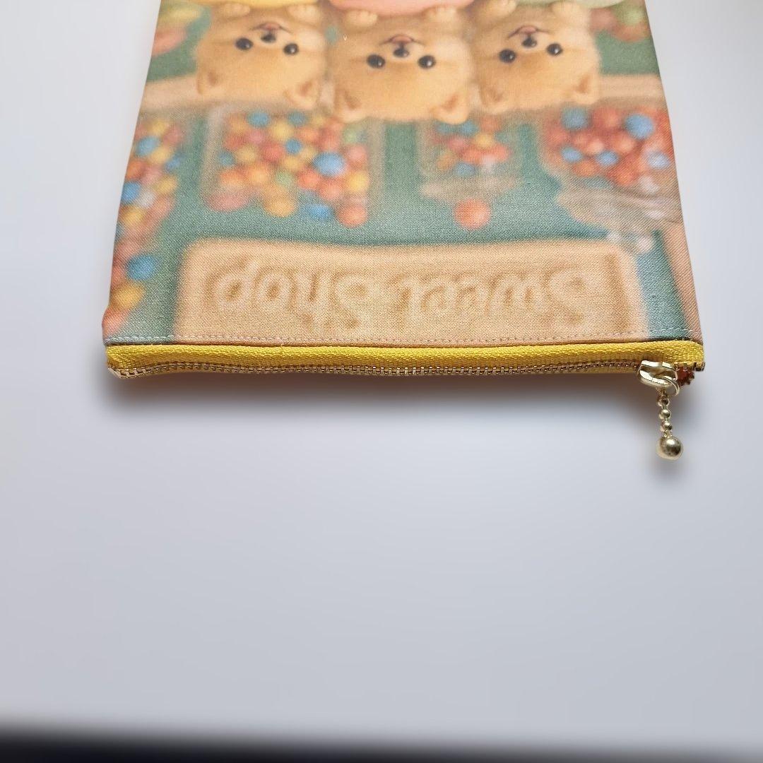 激レアポメラニアンパネル生地　ハンドメイド　フラットポーチ