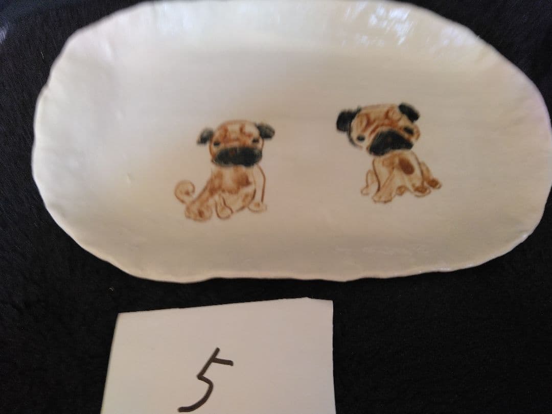 パグ模様の食器happychanページ