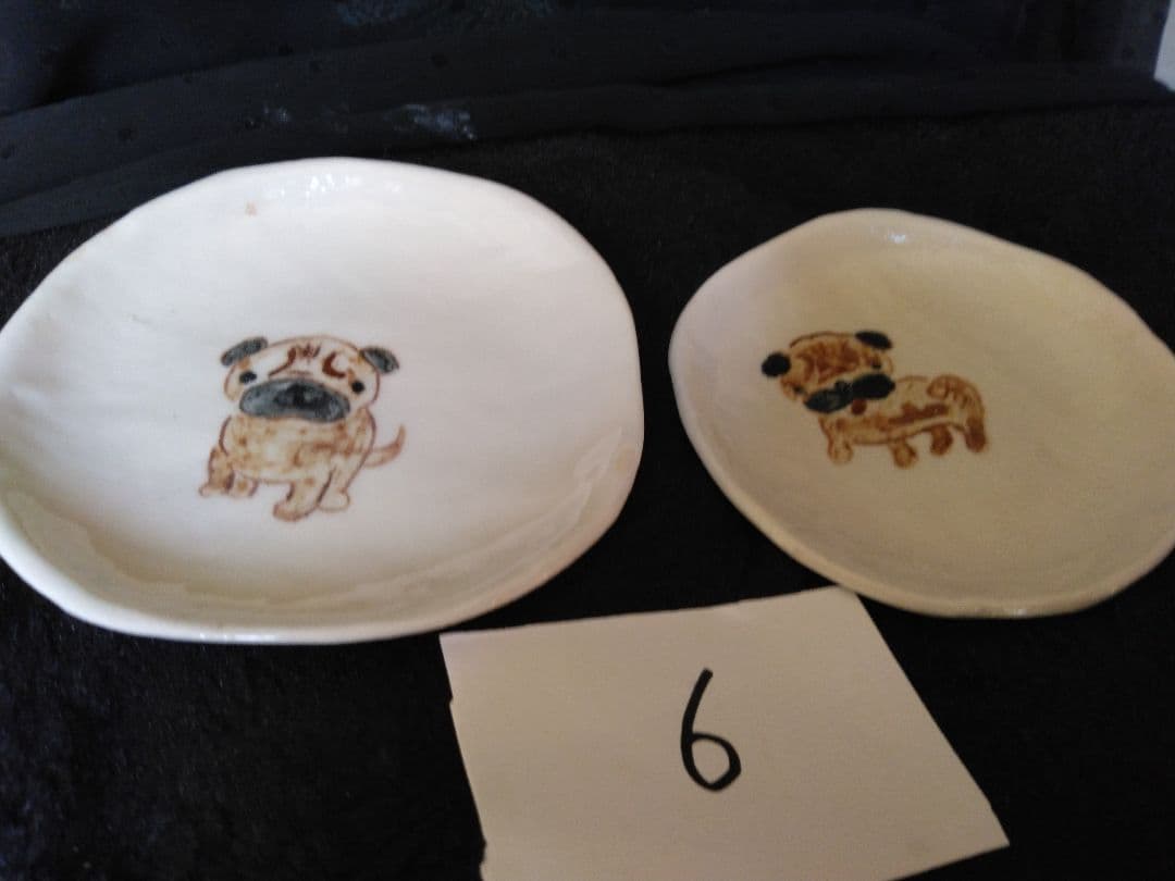 パグ模様の食器happychanページ