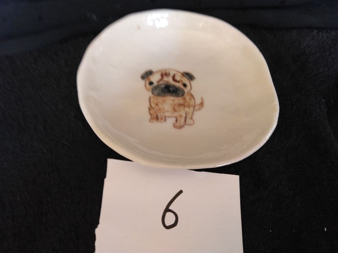 パグ模様の食器happychanページ