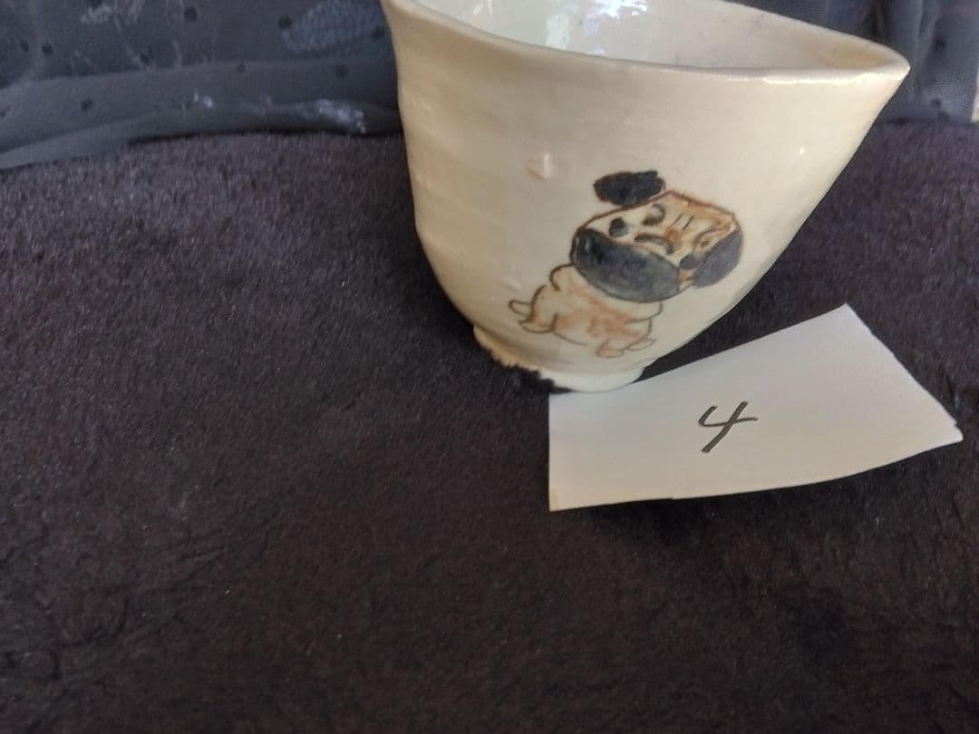 パグ模様の食器happychanページ