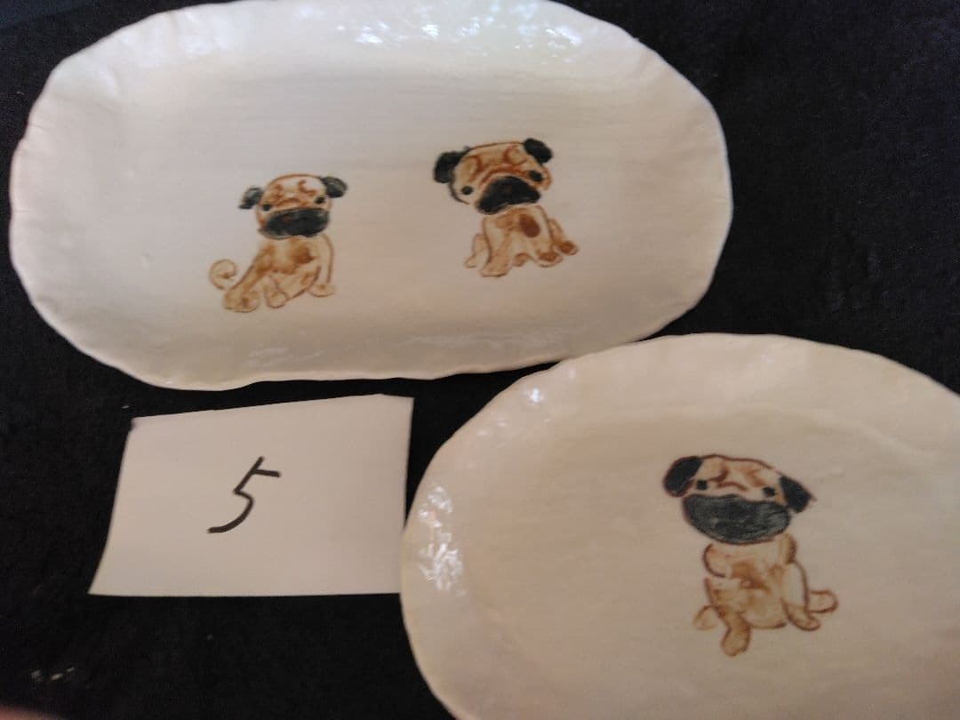 パグ模様の食器happychanページ