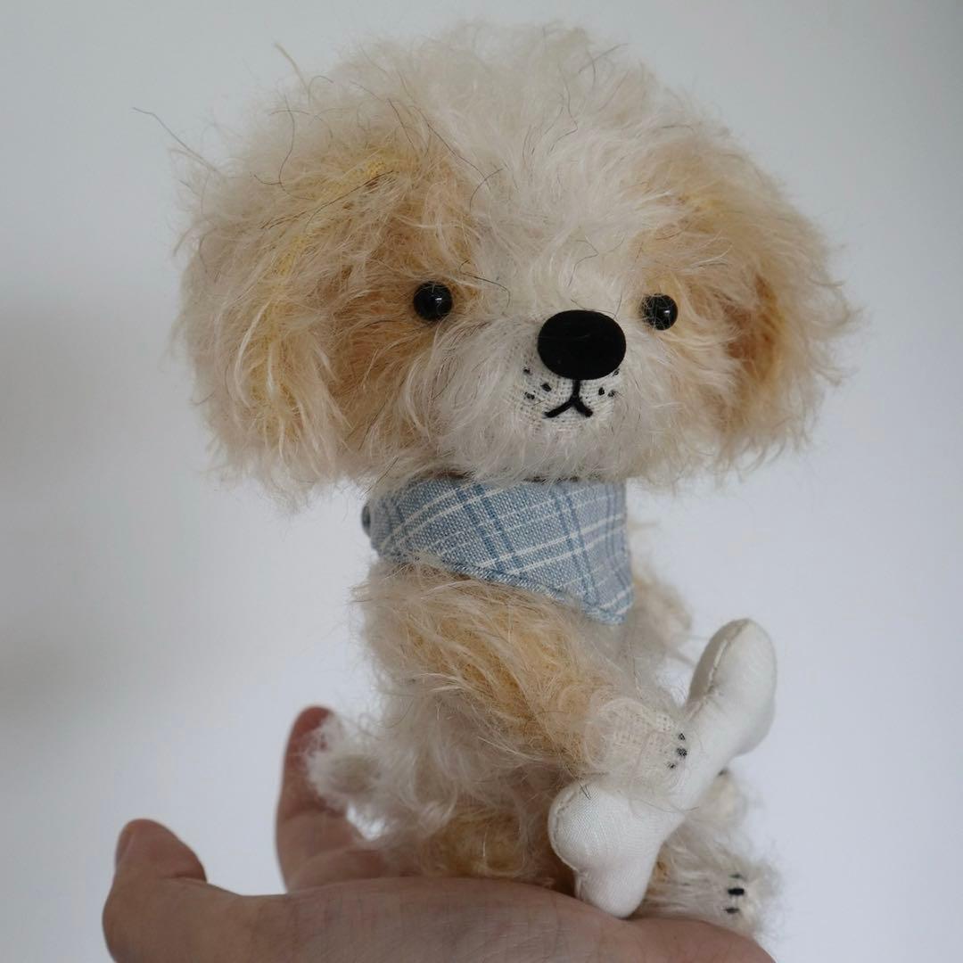 チェック襟の大人しい仔犬 ぬいぐるみ アーティストベア 海外作家様 ハンドメイド