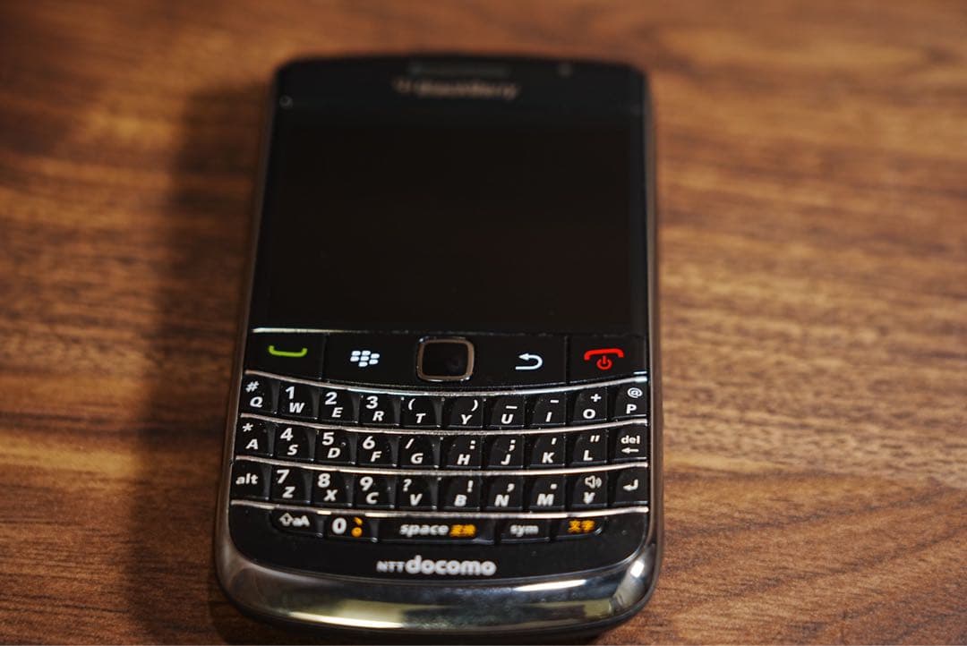 携帯電話本体 BlackBerry Bold 9700