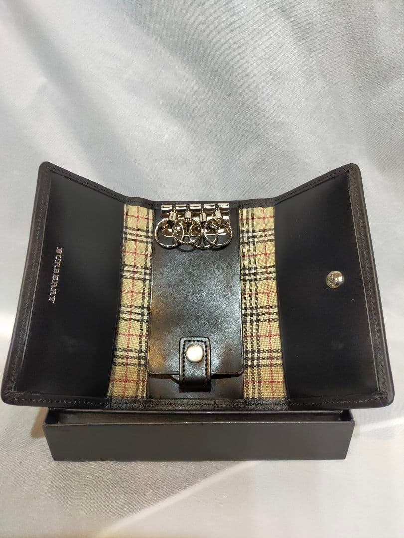 バーバリー　キーホルダー　キーケース
