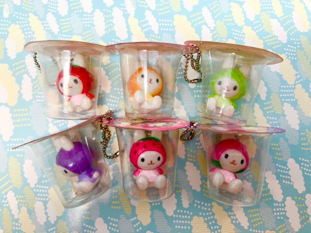 残りわずか　うさずきん　カプセル　オーナメント　キーホルダー　平成レトロ