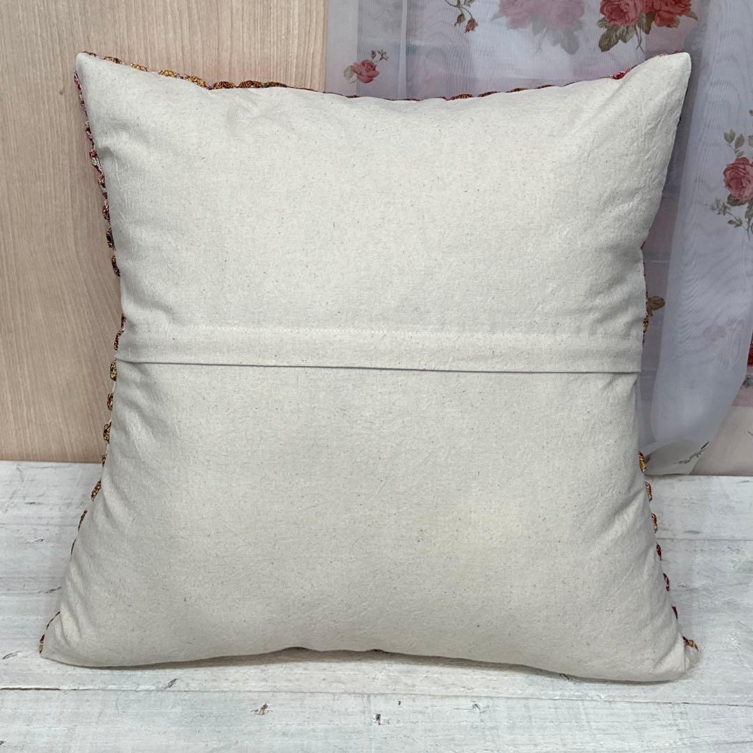 クッションカバー　オリムパス刺繍糸のクッションカバー手編みhandwork